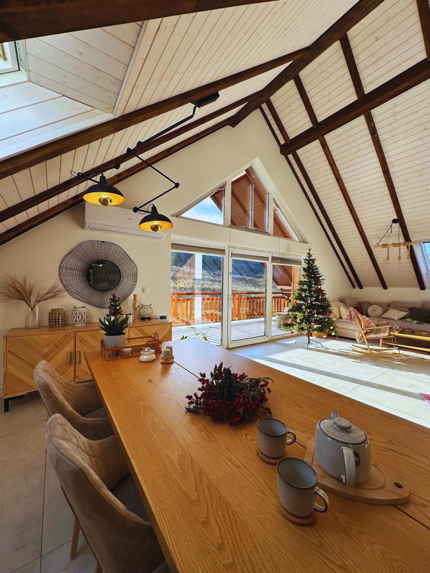 Holiday home Daleko Do Sufitu - Twoj Azyl W Sercu Gorcow Klodne